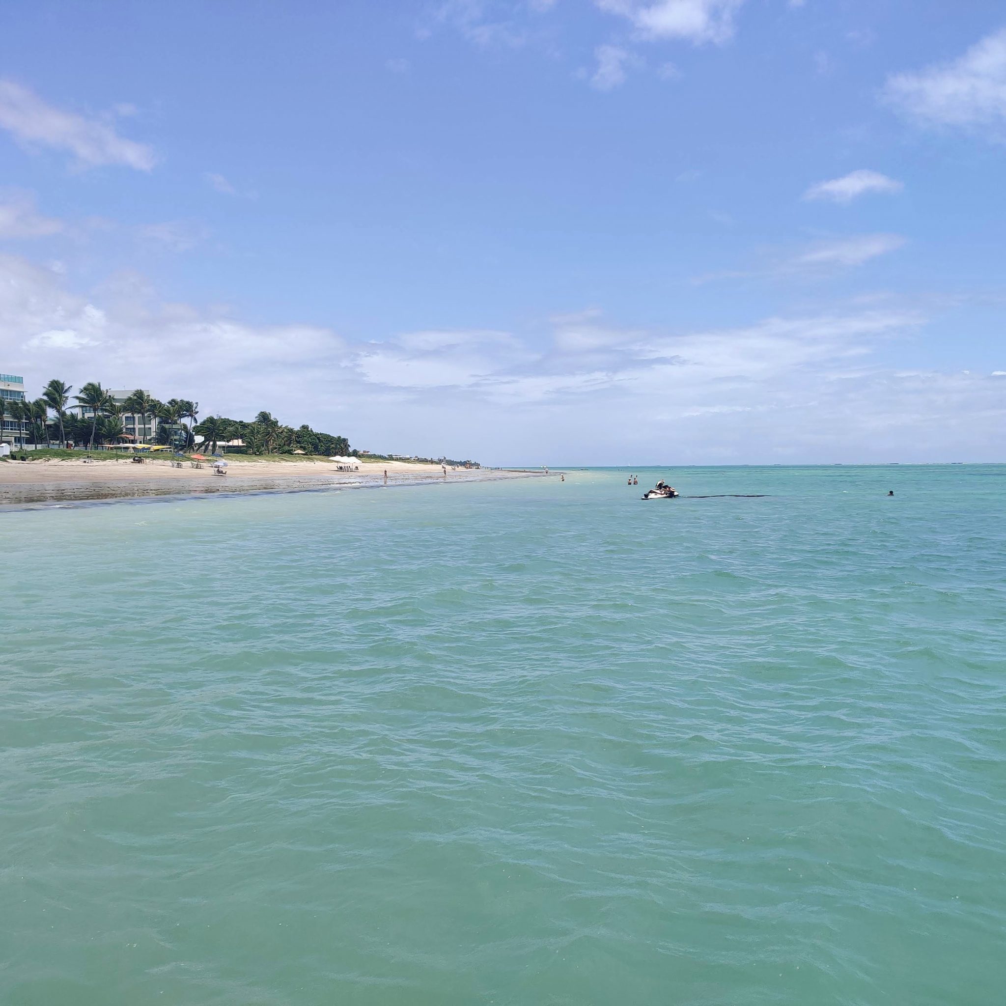 Aqui você encontra algumas das melhores praias da Paraíba para curtir na próxima viagem | Praia de Camboinha, em Cabedelo | Crédito: Bruna Dinardi