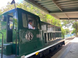 O que fazer em Itu: acima de tudo, quem faz o passeio no Trem Republicano, em Itu (SP), pode esperar bom atendimento e belas paisagens l Crédito: Laura Quadros
