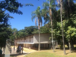 Se amarra em história? Pois então você vai adorar visitar o Museu do Catetinho, na capital federal, cujo acervo inclui diversos itens do ex-presidente Juscelino Kubistchek | Brasília, Distrito Federal | Crédito: Divulgação