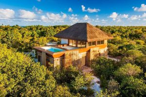 exterior view of pool hotel casal