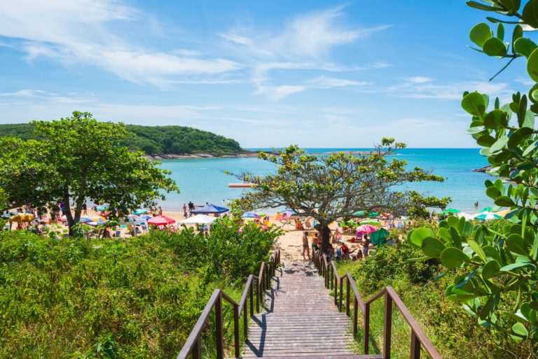 guarapari Credito editorial Eduardo Menezes Shutterstock.com shutterstock 1793860909