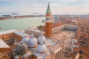 veneza shutterstock 1372373447