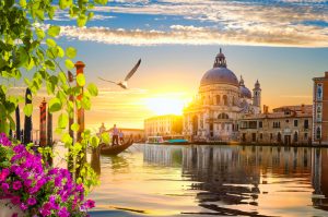 veneza shutterstock 1917035531