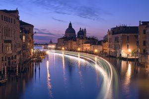 veneza shutterstock 1925079872