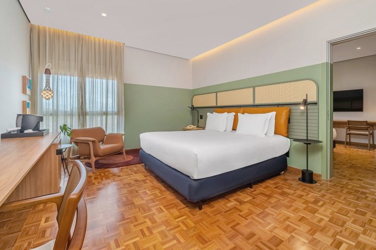 Acima de tudo, o Almenat, nossa dica de hotel em Embu das Artes (SP), preza pelo conforto durante a estada | Crédito: Divulgação