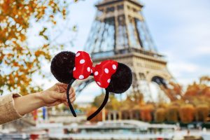Anote aí uma dica na gringa para onde ir com crianças: Paris, sobretudo para curtir a Disneyland Paris | Crédito editorial: Alliance Images/Shutterstock.com 