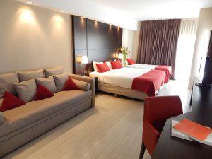 Além de uma localização ótima, o HTL City Baires conta com quartos modernos e elegantes | Buenos Aires, Argentina | Crédito: Divulgação