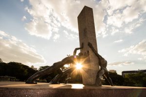 Monumento as Tres Racas Goiania Goias Credito editorial Judson Castro shutterstock 1169919631