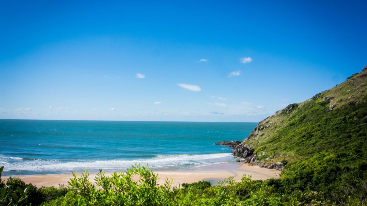 Sul da Ilha de Florianópolis conheça praias, lagoas, trilhas e mais! Sul da Ilha de Florianópolis conheça praias, lagoas, trilhas e mais!