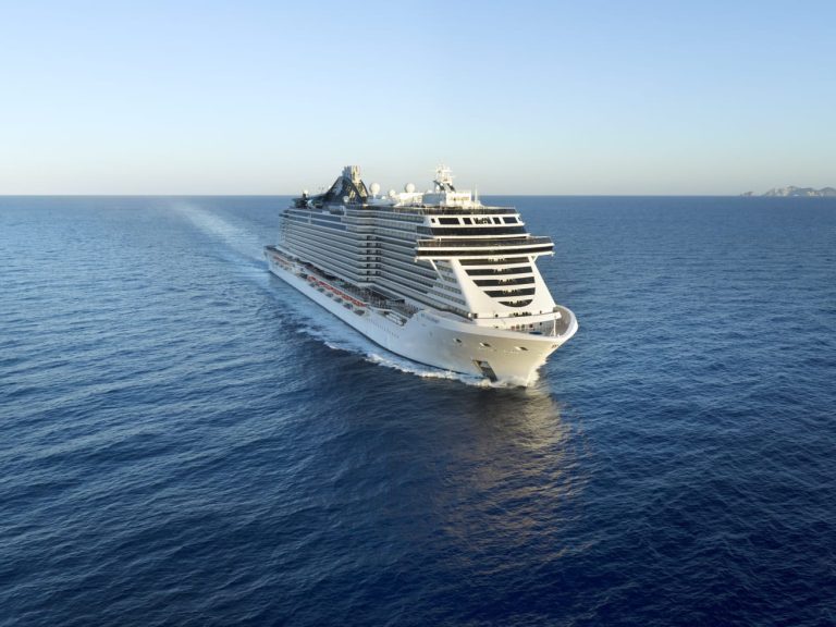cruzeiro de travessia segue viagem