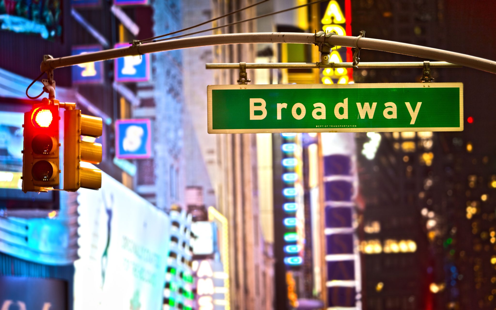 Broadway,Sign,And,Red,Stop,Light,In,New,York,City Broadway,Sign,And,Red,Stop,Light,In,New,York,City