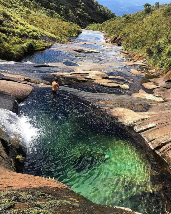 Parque Nacional do Caparao tem piscinas naturais ao longo do caminho