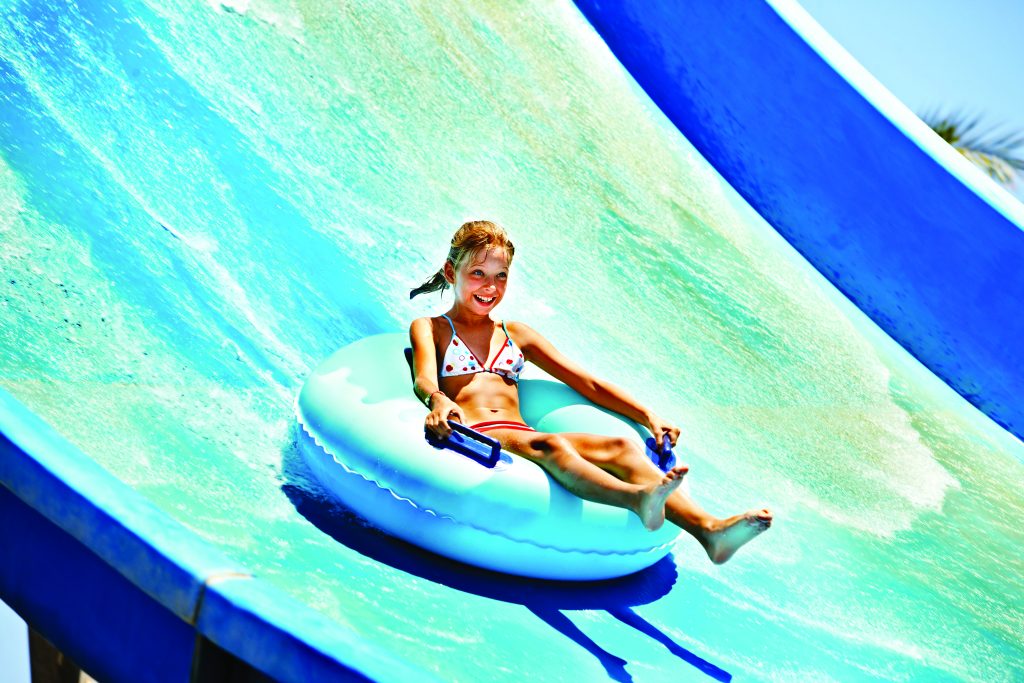 Piscina Menina shutterstock 138243329